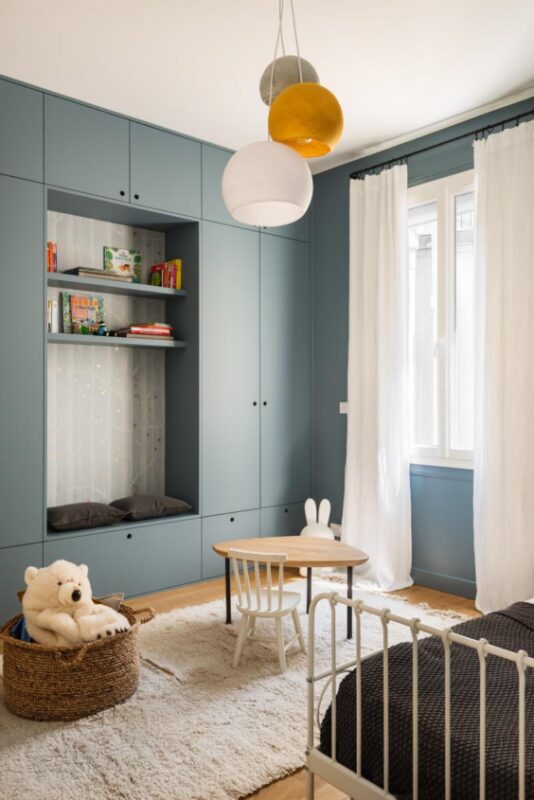 chambre-enfant-mur-bleu-canard-renovation-architecture